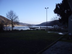 Der Hauptplatz mit Blick Richtung Sportplatz